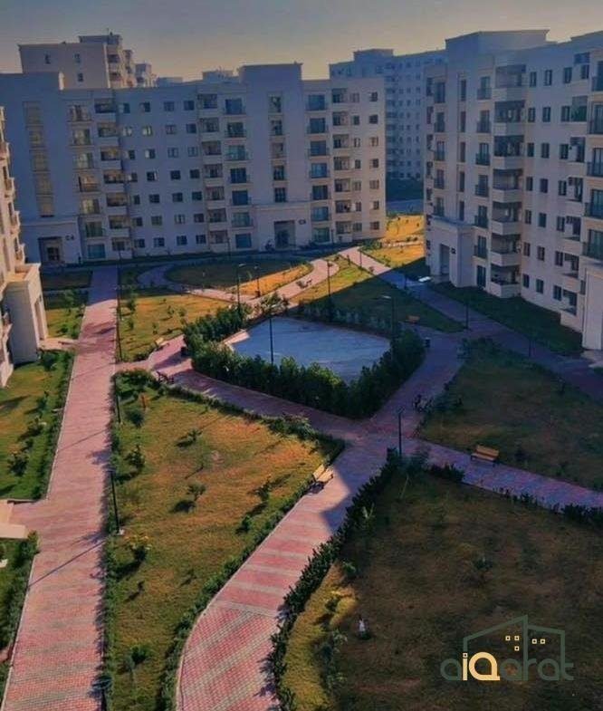 شقة سكني للبيع في مجمع اليمامة السكني /حي العدل (المساحة ١٢٩ م٢) السعر ٢٢٥٬٠٠٠ دولار مع الاثاث