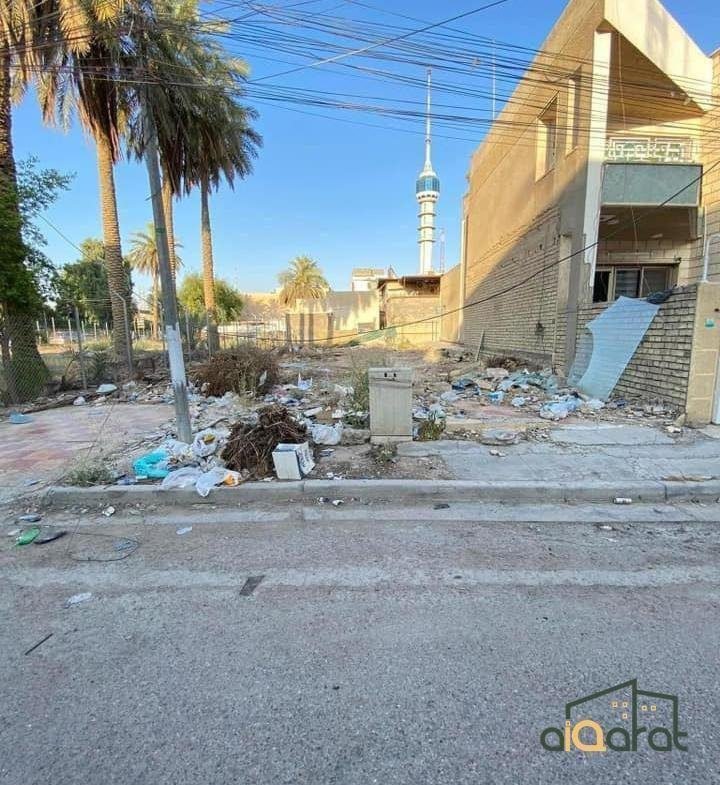 أرض سكني في حي الاميرات٬سند مستقل٬ محله ٦٠١ (المساحة ٢٦٥ م٢) السعر ٦٥٠٠ دولار للمتر