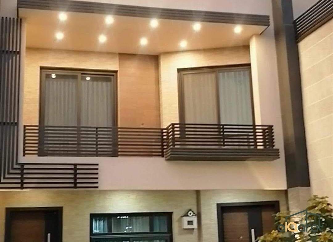 دار سكني للبيع في منطقة حي الجامعة (المساحة ٣٠٠ م٢) السعر للمتر ٤٦٠٠ دولار