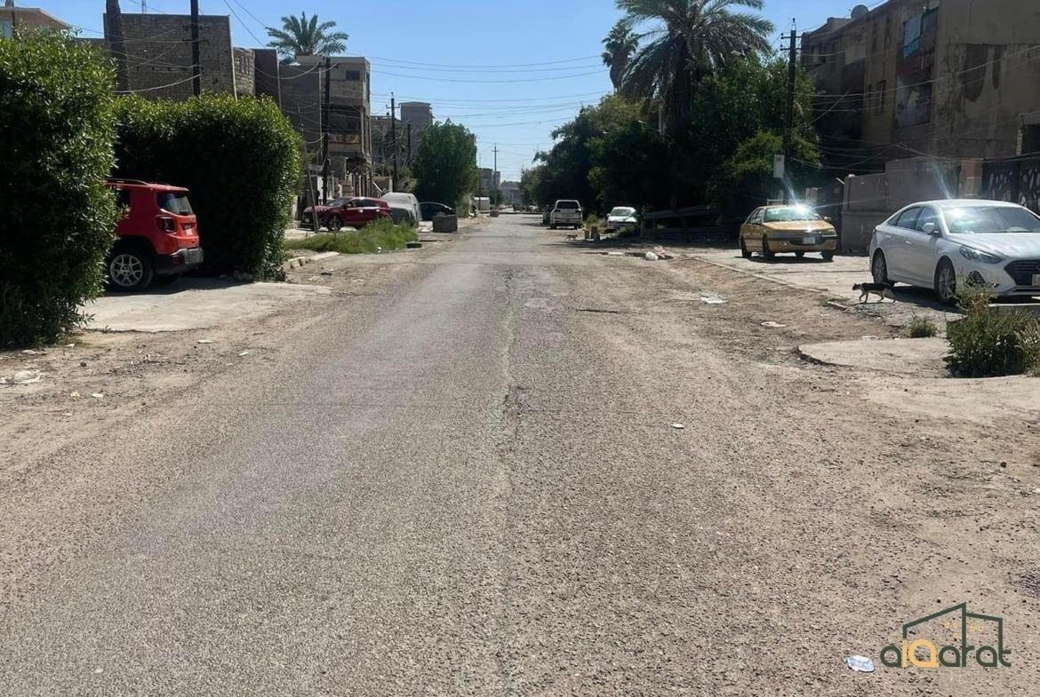 أرض سكني للبيع في منطقة الكرادة (المساحة ٣٣٥ م٢) السعر للمتر ٢٥٠٠ دولار قابل للتفاوض