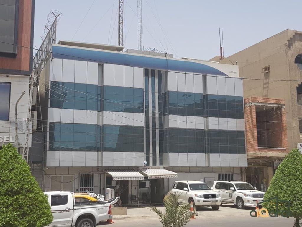 بناية للايجار في منطقة الكرادة خارج٬ ٣ طوابق تصميم بنك (المساحة ٤٠٠ م٢) السعر غير معلن