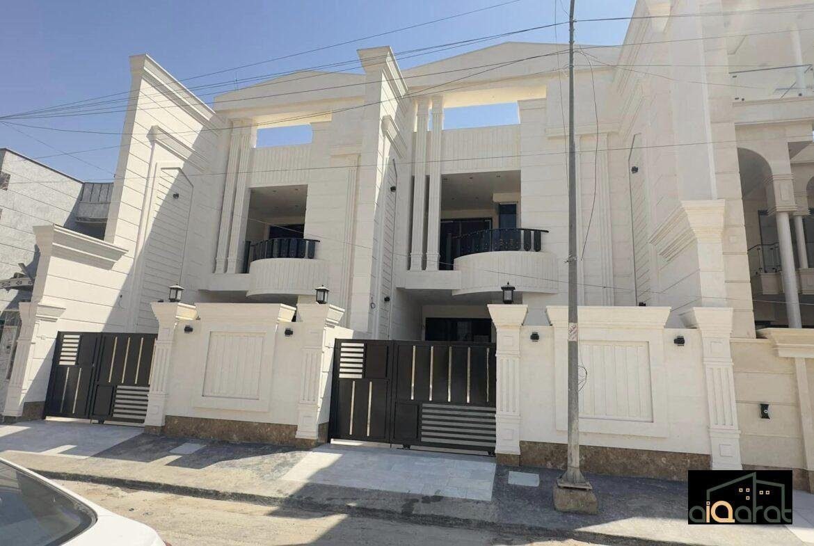 دار سكني للبيع في منطقة زيونة (٢٠٠م²)٬ ٣ منازل متجاوره٬ السعر غير معلن