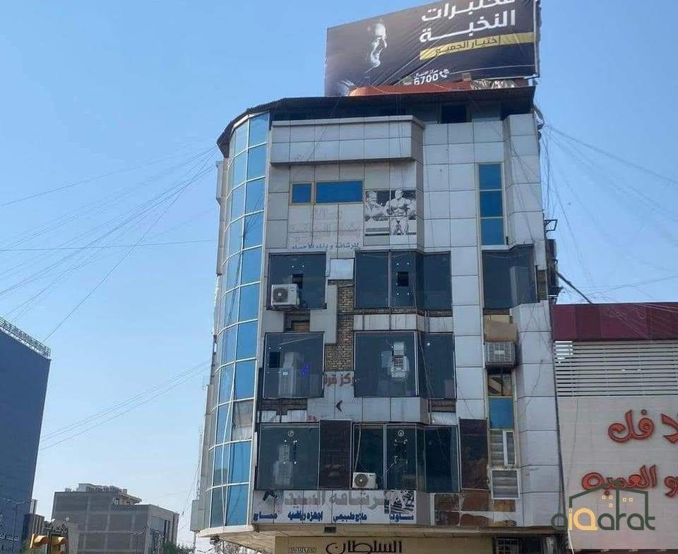 عمارة تجارية للبيع في شارع فلسطين٬ ركن (المساحة ٣٥٧ م٢) السعر غير معلن