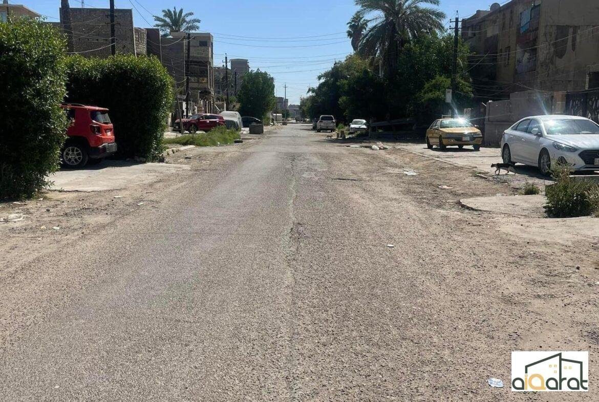 أرض سكني للبيع في منطقة الكرادة٬ قرب محكمة الكرادة (٣٥٥م²) السعر للمتر ٢٣٠٠دولار