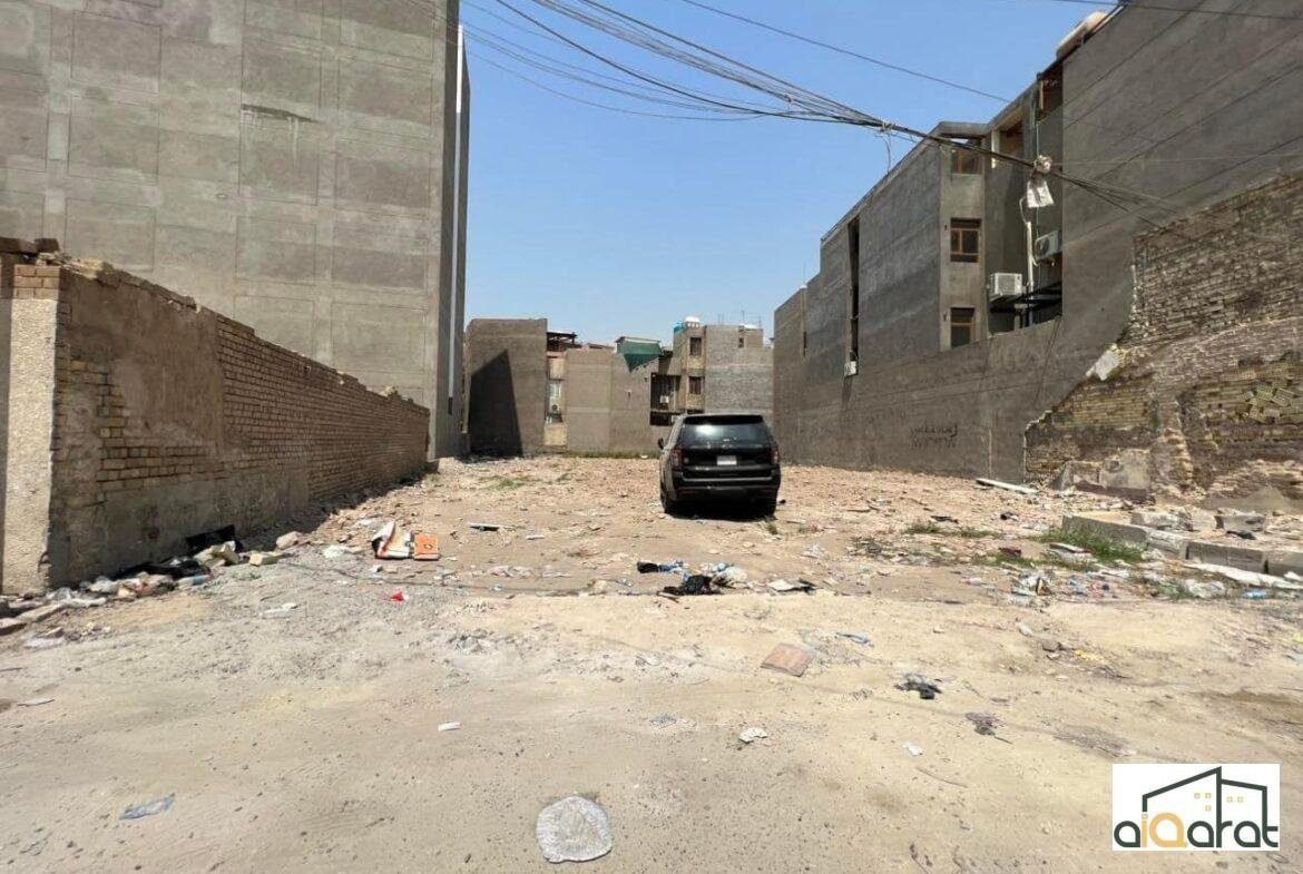 أرض سكني للبيع في منطقة الكرادة (٧٦٥م²) السعر للمتر ٢٢٠٠دولار