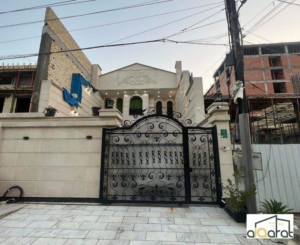 دار للبيع في الكرادة٬المسبح (٣٩٠م²) السعر للمتر ٣١٠٠دولار