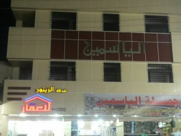 ستوديو تجاري للايجار مقابل مول الزيتون على الشارع الرئيسي لجمعية خير الله الايجار ٧٠٠٬٠٠٠دينار
