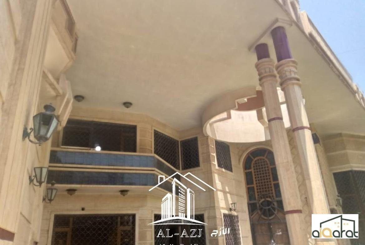 دار للبيع في المنصور٬قرب نادي الصيد (٥٤٠م²)