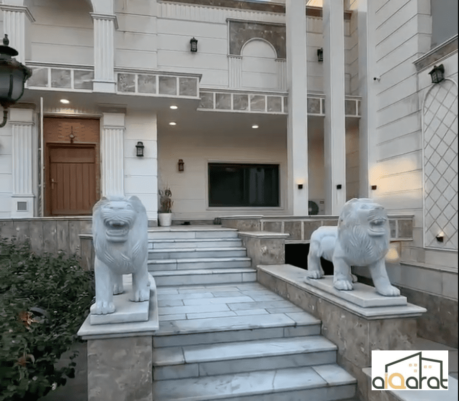 دار سكني للبيع في الكرادة-شارع٤٢ (٩٠٠م²) سعر المتر ٤٠٠٠دولار