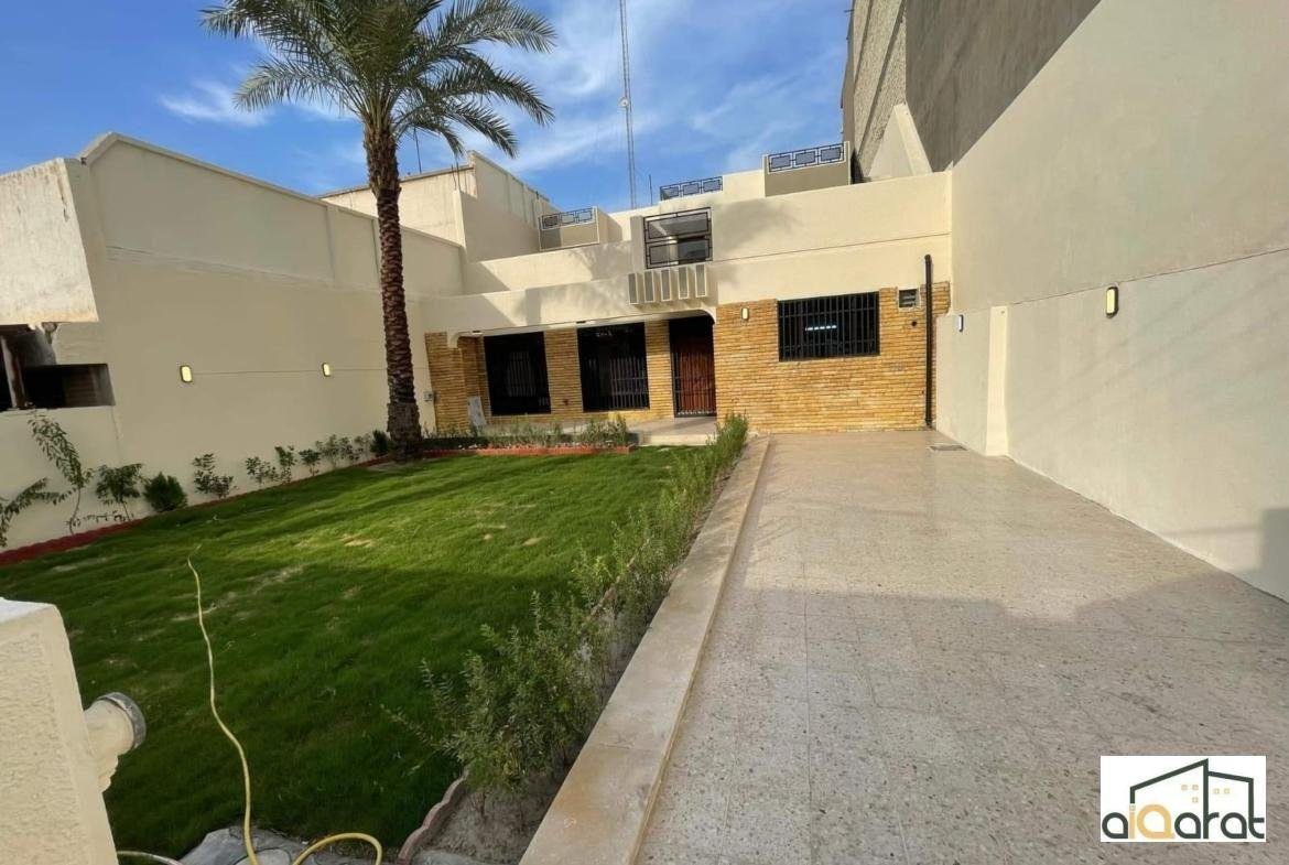 دار للبيع في الكرادة٬شارع ٦٢(٣٧٥م²)السعر للمتر٣٥٠٠دولار