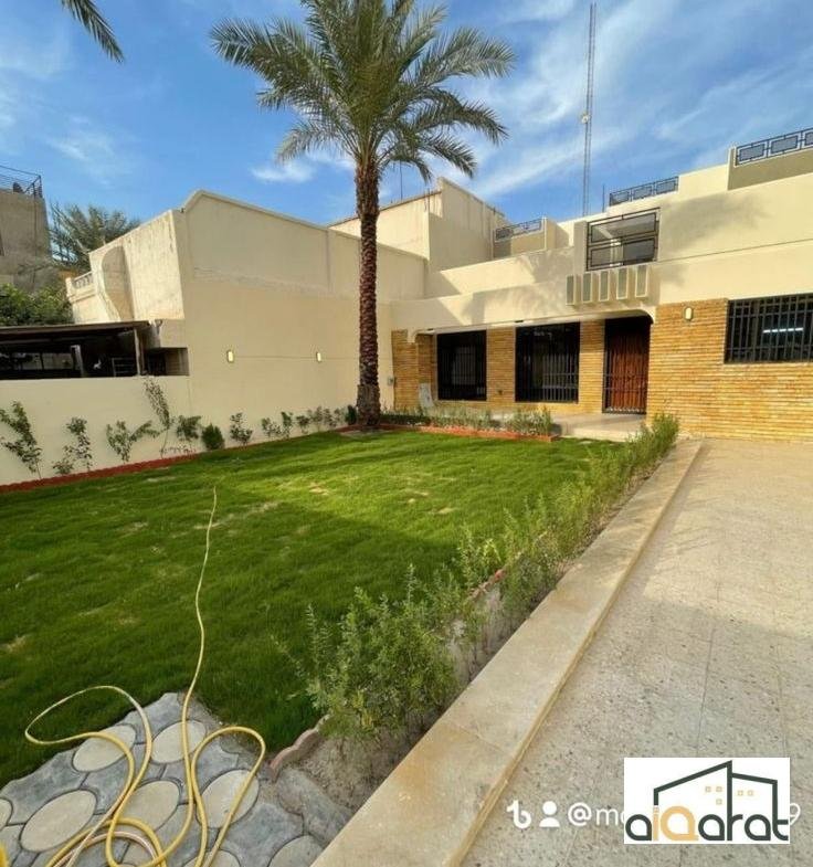 دار للبيع في الصناعة٬شارع ٦٢(٣٦٧م²) السعر للمتر ٣٣٠٠دولار