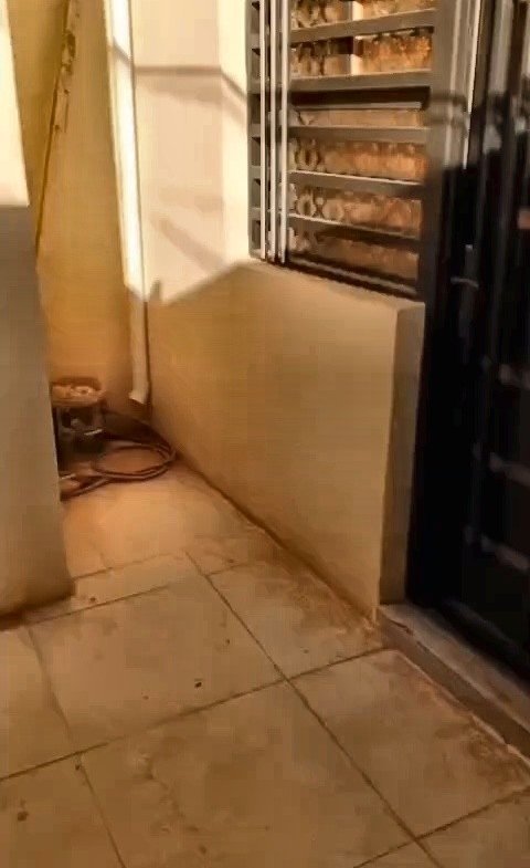 دار للبيع في النجف- الحولي شارع 30الثاني مقابل مول نصر الله(١٠٠م²) السعر ٨٨مليون دينار