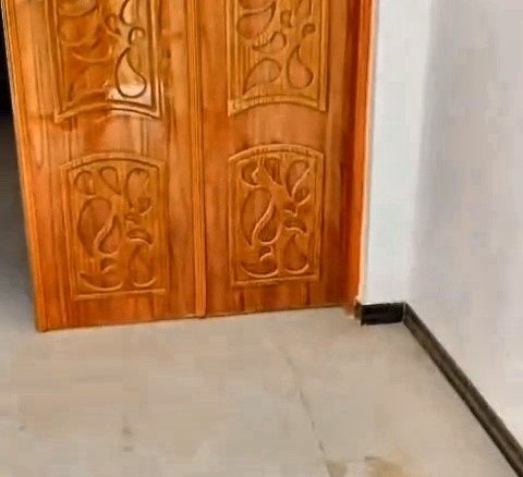 دار للبيع في النجف- الحولي شارع 30الثاني مقابل مول نصر الله(١٠٠م²) السعر ٨٨مليون دينار