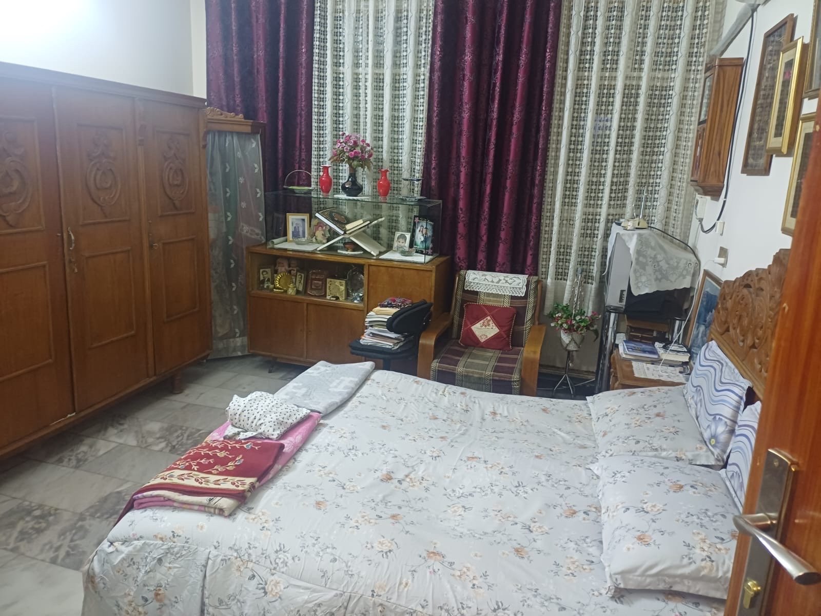 دار للبيع في حي الجهاد – شارع الضباط(١٠٠م²) السعر ٢٥٠مليون دينار