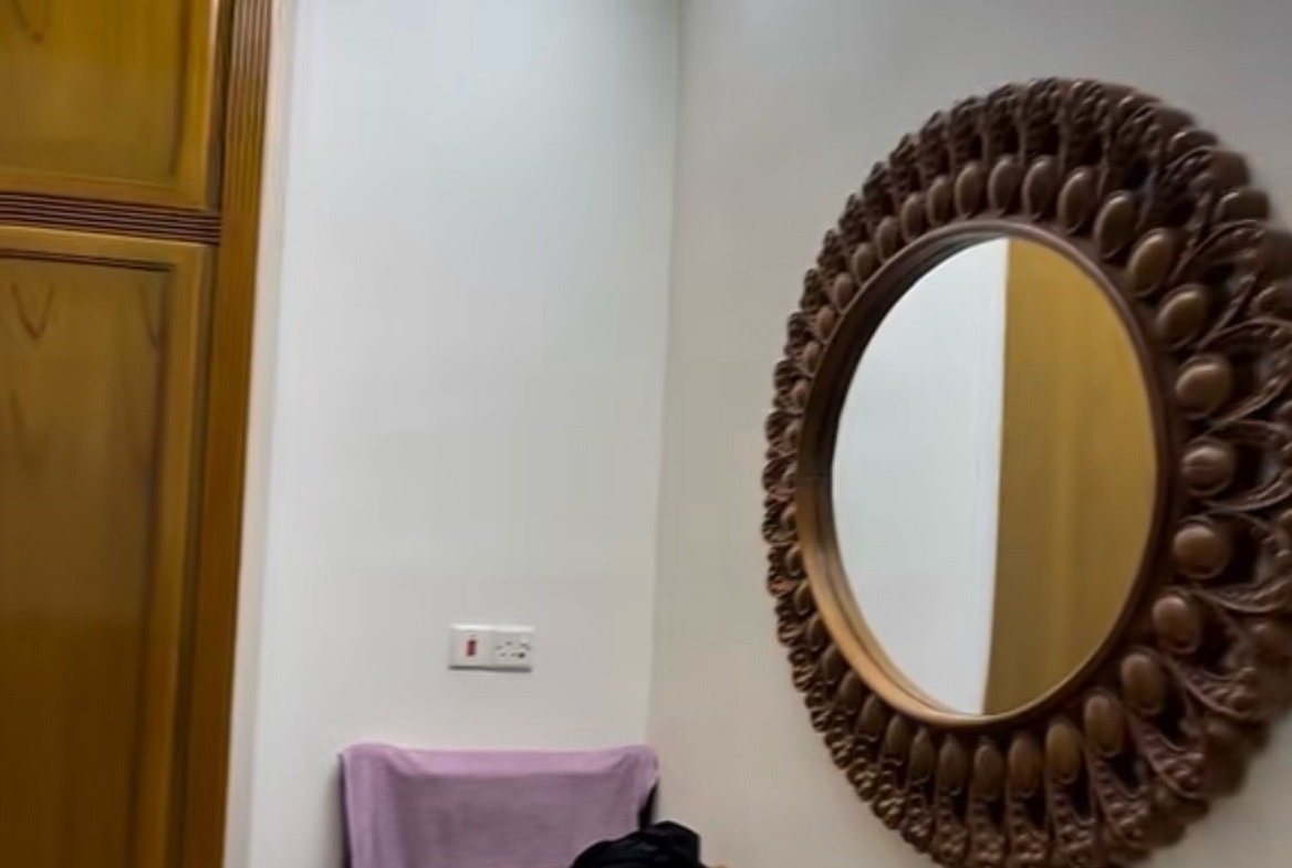 شقة للبيع في الاعظمية-قرب المقبرة الملكية(٩٣م²) السعر ١١٨مليون دينار